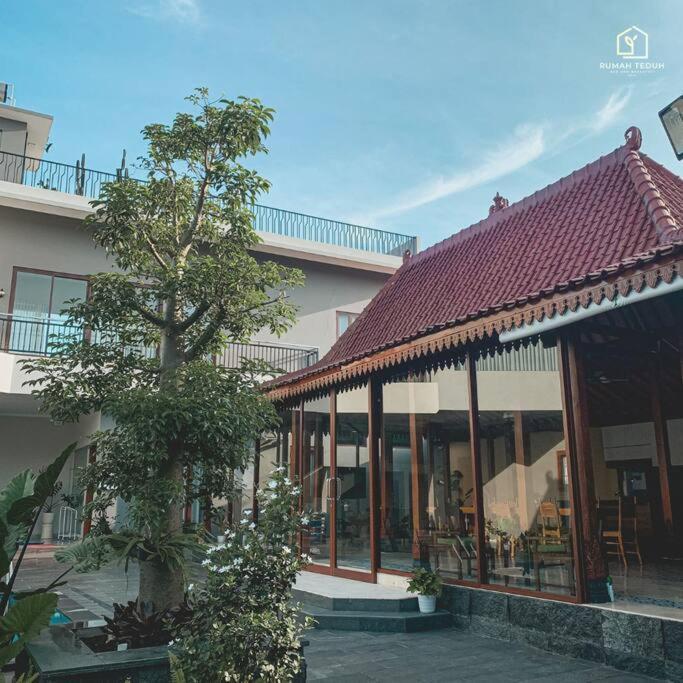 Вилла Rumah Teduh Jogja Джокьякарта Экстерьер фото